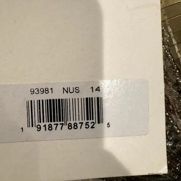 Mac Duggal Bead-Embellished Detail Halter Neck Gown Gold/ Silver Size 14 NWT - Picture 12 of 12